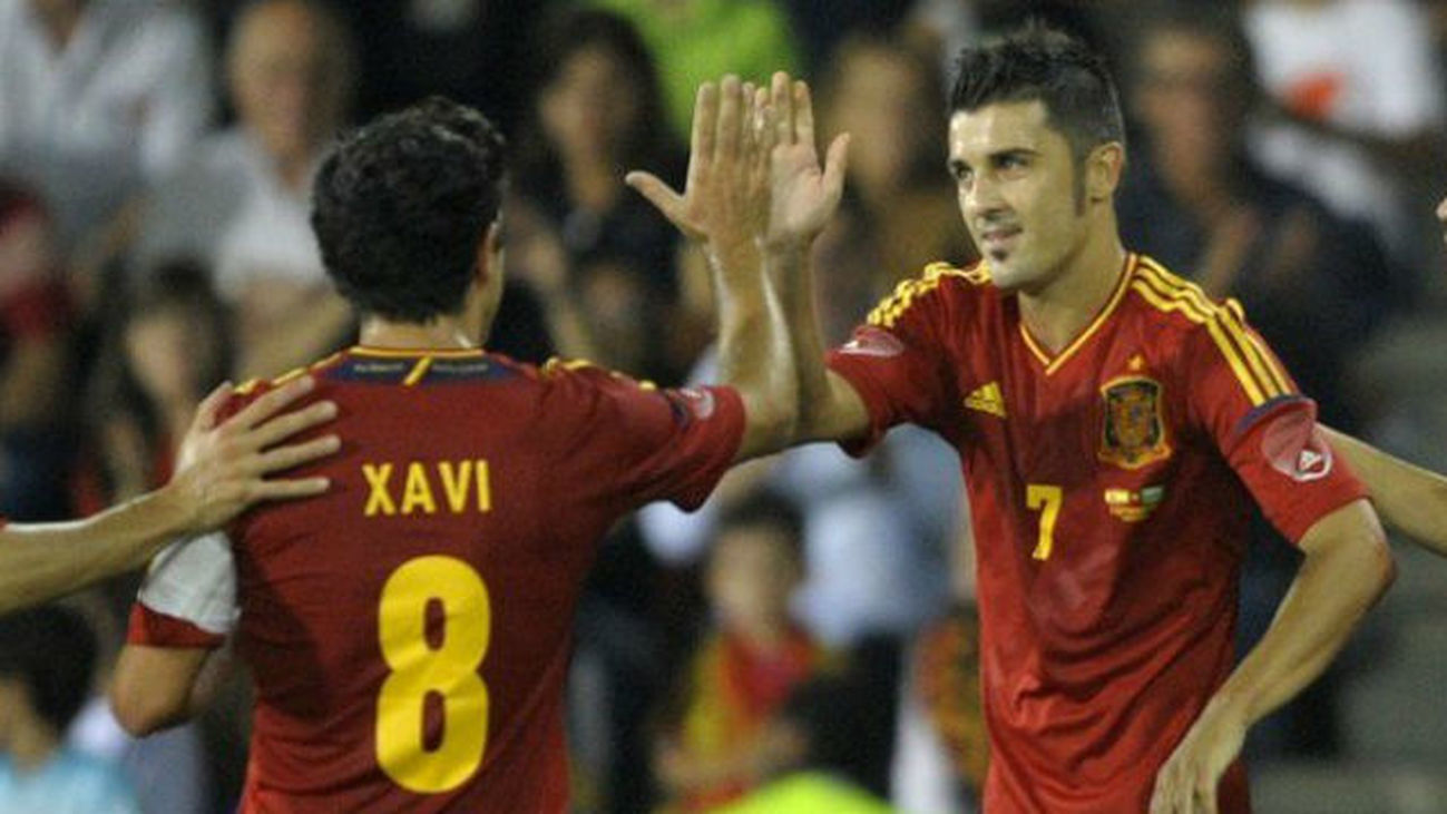 Xavi y Villa apuntan a titulares contra Australia
