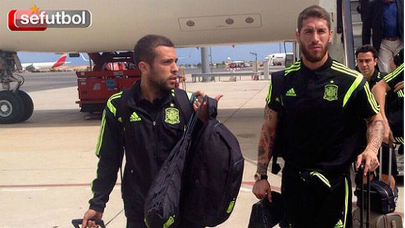 La selección aterrizó en Madrid con susto incluído