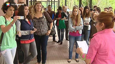 González destaca la elevada demanda para trabajar en la enseñanza madrileña