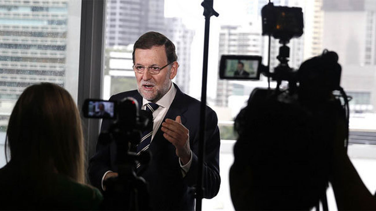 Rajoy reitera que es prioritaria una "regeneración democrática" en España