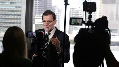 Rajoy reitera que es prioritaria una "regeneración democrática" en España