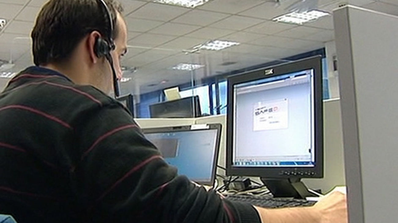 El paro registrado baja en junio en 122.684 personas