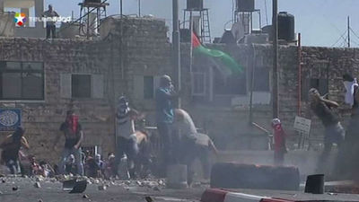 El Ejército israelí detiene a 13 palestinos y cierra dos centros de Hamás