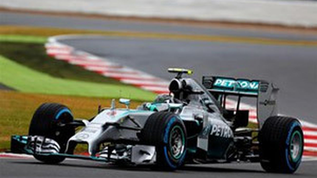 Rosberg saldrá desde la pole en Silverstone, Alonso eliminado en la Q1