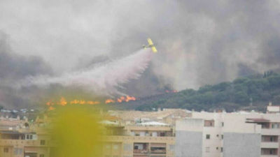 Activado el nivel 1 en el incendio  de Mijas que ha obligado a desalojar una calle