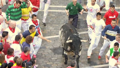 Primer encierro de los sanfermines, peligroso, con 5 heridos, dos de ellos graves