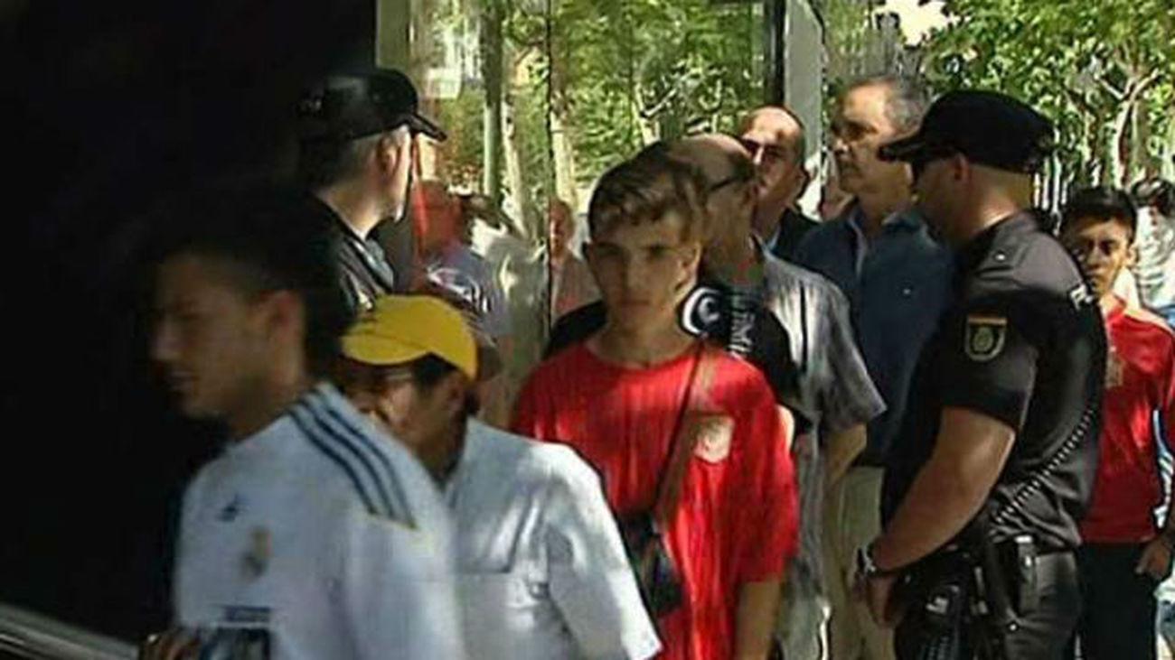 El madridismo acude en masa a despedir a Di Stéfano