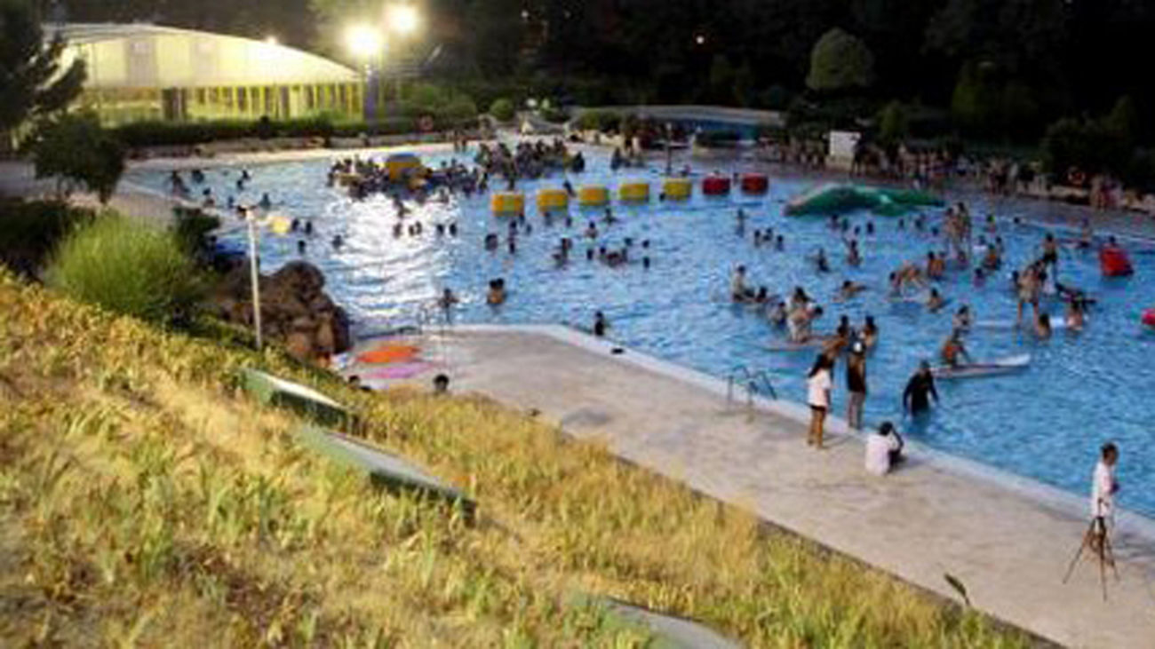 piscina_noche_alcobendas_1