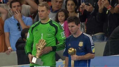 A Messi le 'regalan' el Balón de Oro