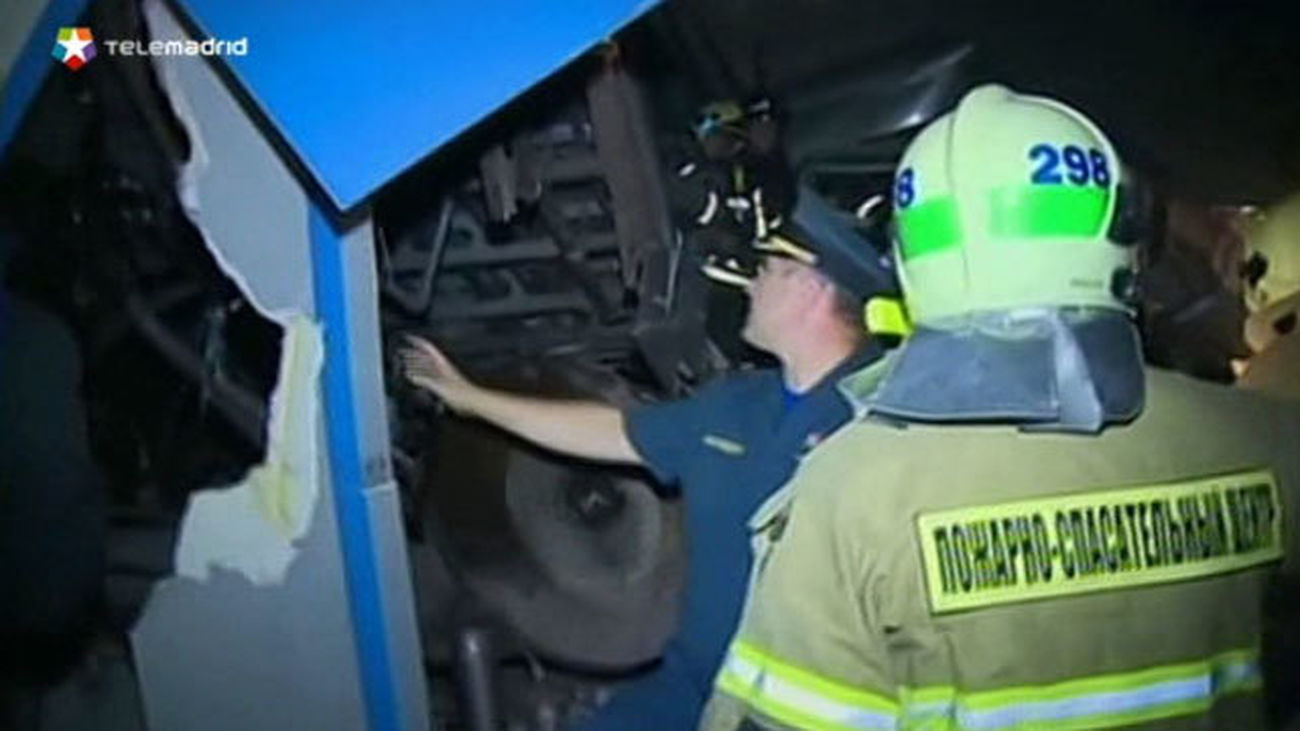 Al menos 20 pasajeros muertos en descarrilamiento en el metro de Moscú