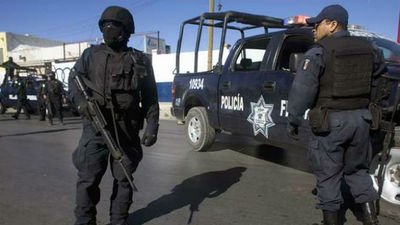 Hallan en Guerrero restos con 10 cadáveres y 11 cabezas humanas en fosas