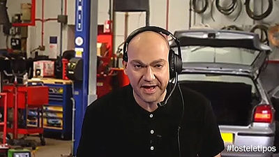 Tele Antonio Lobato irrumpe con fuerza en Los Tele Tipos tratando de saber qué problema tiene el coche de Fernando