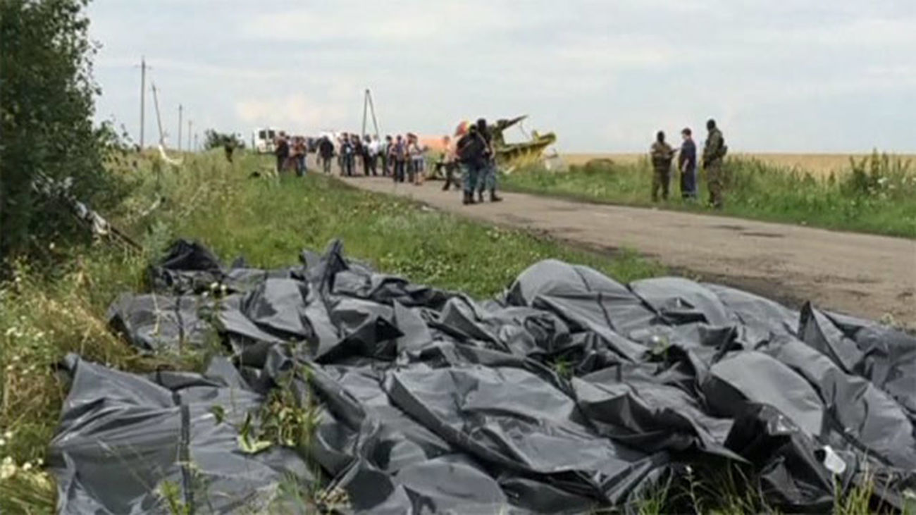Los prorrusos reconocen el traslado de decenas de víctimas del avión malasio