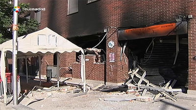 Desalojan un edifico de Seseña tras el incendio provocado por la colisión de un coche