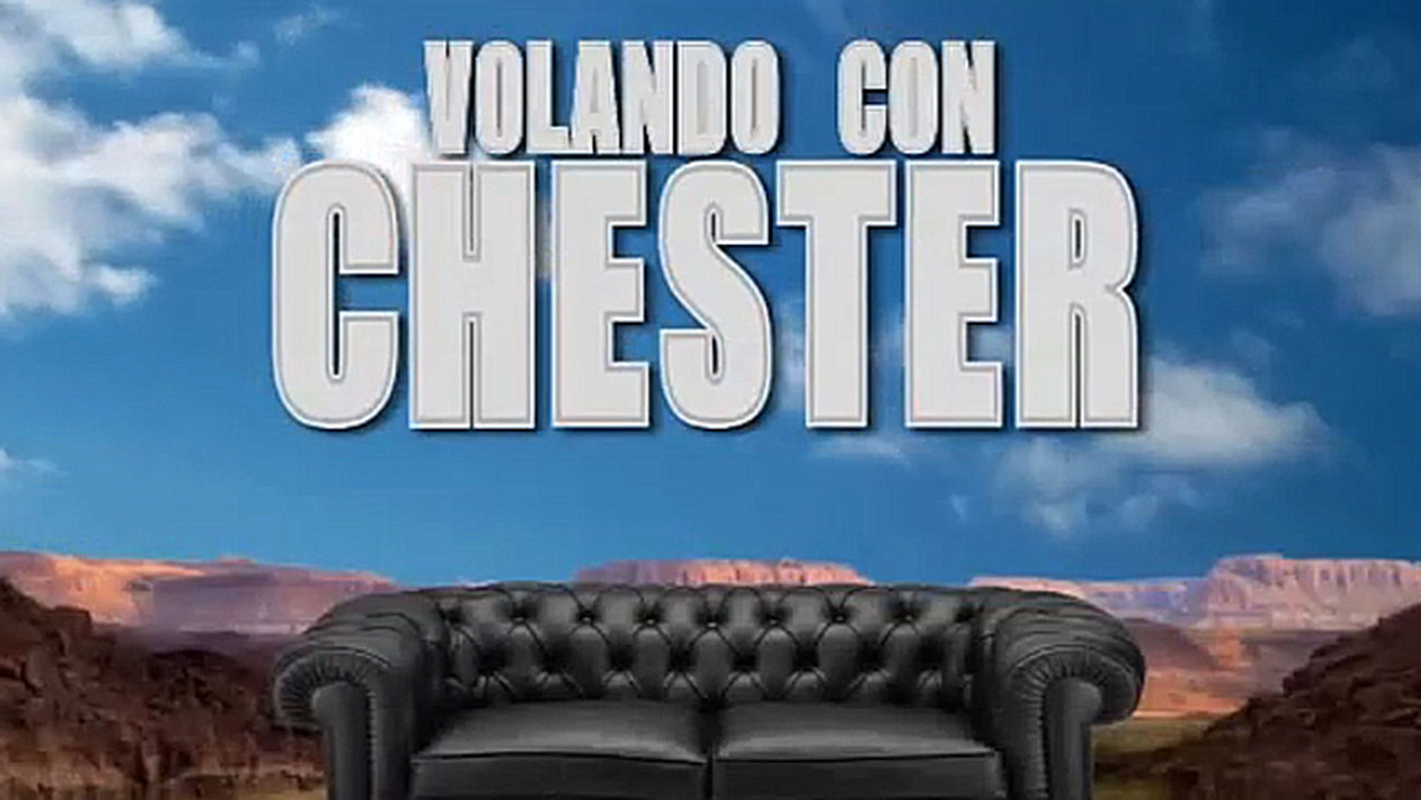 Moisés, acompañado de las tablas, comparte su sabiduría en Volando con Chester