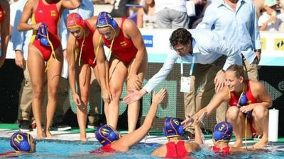8-9. La selección de waterpolo femenino, a la final del Europeo
