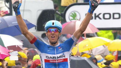 Tour: Navardauskas gana bajo la lluvia