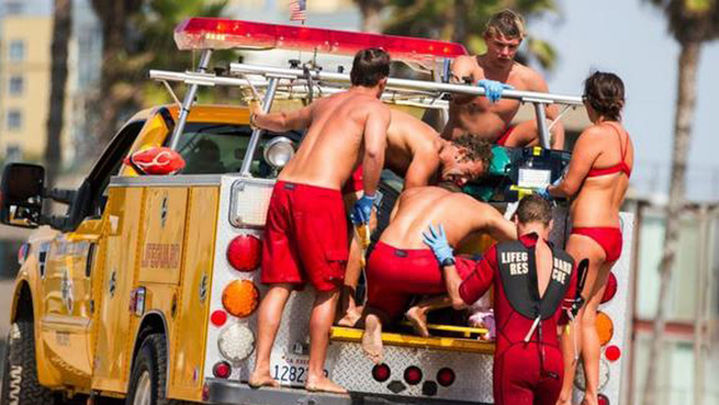 Fallece uno de los heridos tras la tormenta eléctrica en una playa de Los Angeles