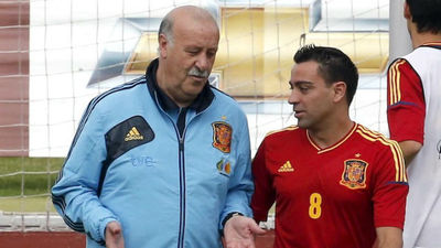 Del Bosque: "Xabi Alonso y Xavi vendrán si demuestran que están bien