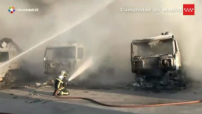 Tres vehículos de gran tonelaje se incendian en el Centro Logístico de Andalucía de la M-50