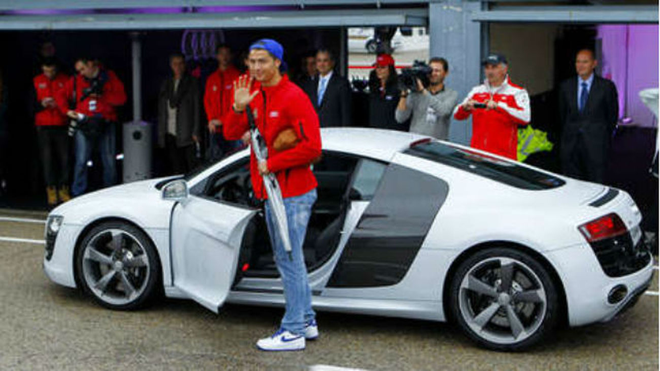 Cristiano paga 100.000 euros al año en seguros por sus coches