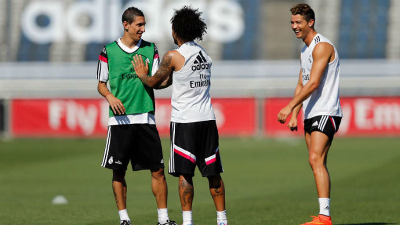 Di María se unió al equipo a la espera de cerrar su salida