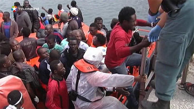 Rescatados en aguas del Estrecho 228 inmigrantes que iban en 23 pateras