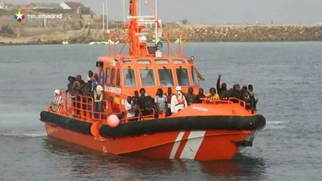 Rescatados 755 inmigrantes en una oleada masiva de entradas por el Estrecho