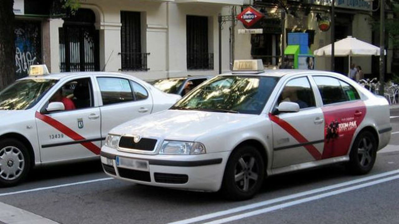 Los madrileños califican el sector de taxi con un "notable alto"
