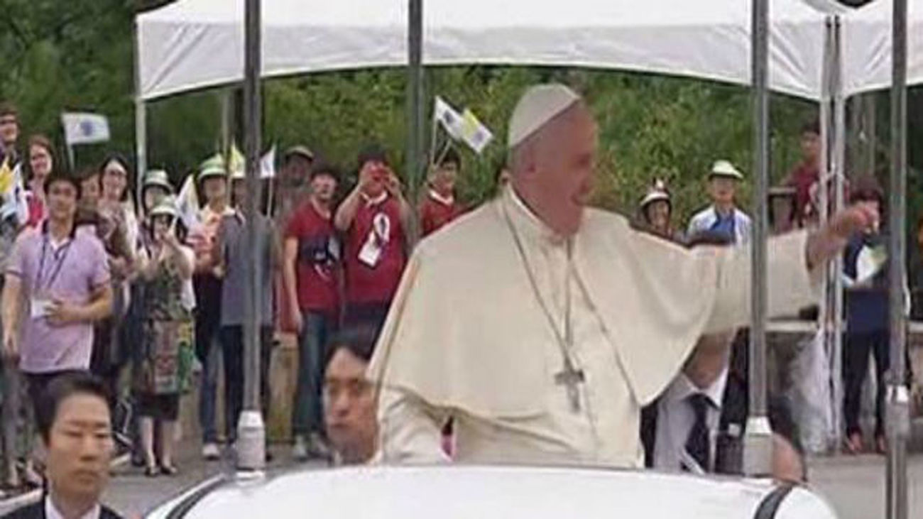Baño de masas del Papa en Corea