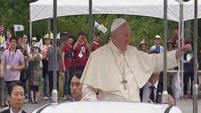 El Papa más social se da un baño de multitudes en Corea del Sur