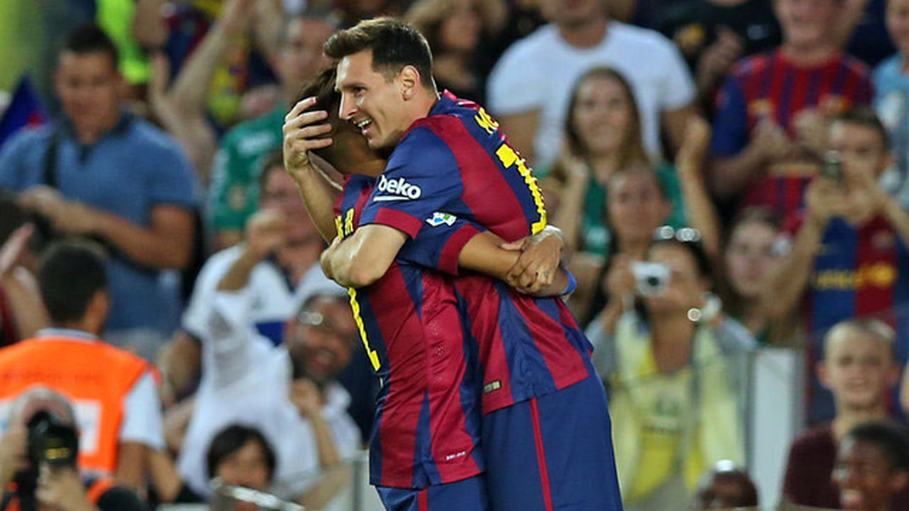 6-0. Messi y Neymar prometen entenderse en el debut de Luis Suárez
