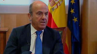 Rajoy quiere quiere que Guindos presida el Eurogrupo y sea ministro de Economia