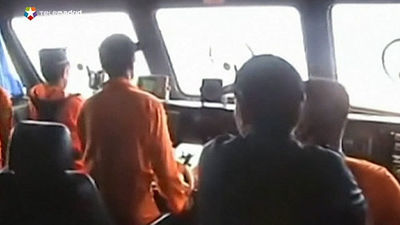 Indonesia reanuda la búsqueda de los españoles desaparecidos en el naufragio