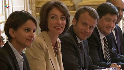 Hollande reafirma que quiere orientar a la UE a la inversión y el crecimiento