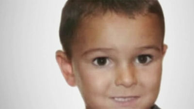 El juez mantiene detenidos por 72 horas a los padres del niño británico enfermo