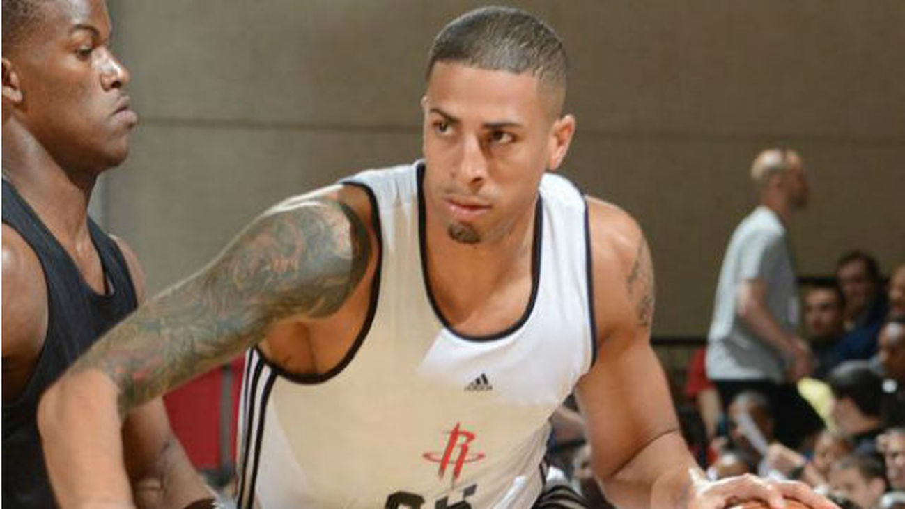 Estudiantes ficha al pívot Diamon Simpson