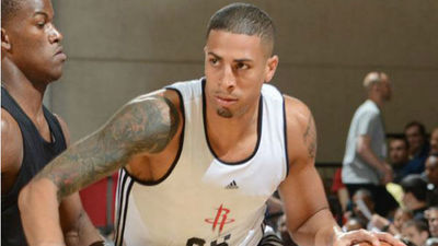 Estudiantes ficha al pívot Diamon Simpson