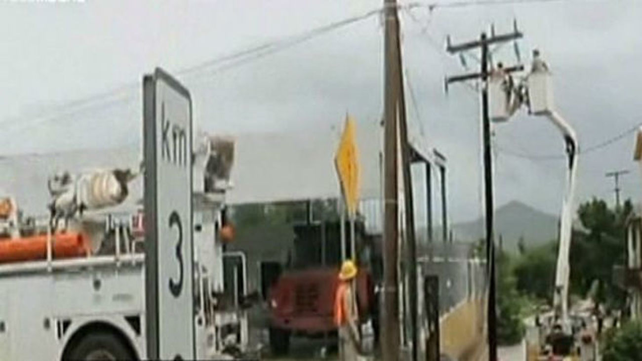 Norbert deja copiosas lluvias y fuertes rachas de viento en Baja California