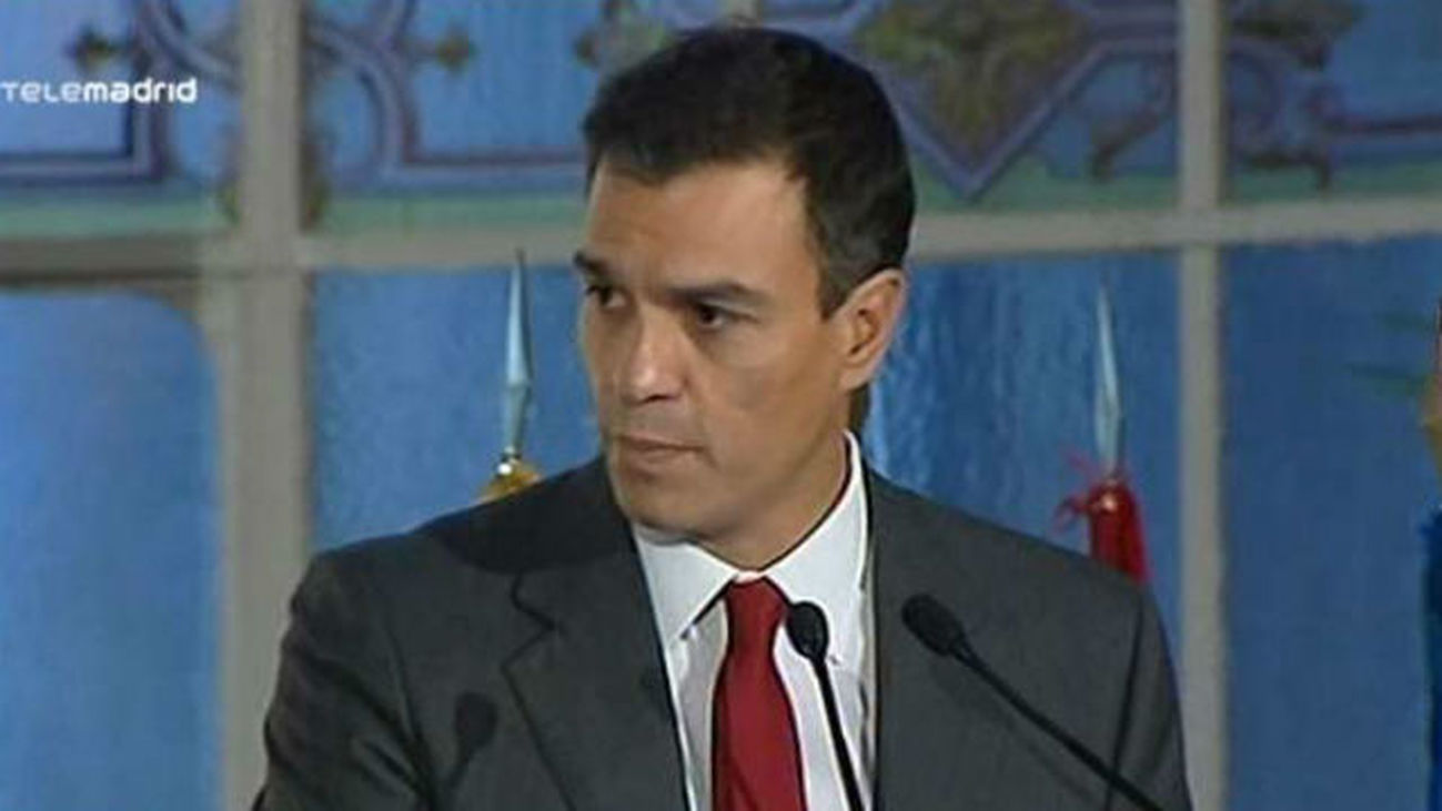 Sánchez pide a Iglesias echar a Monedero porque es "inmoral" mantenerlo