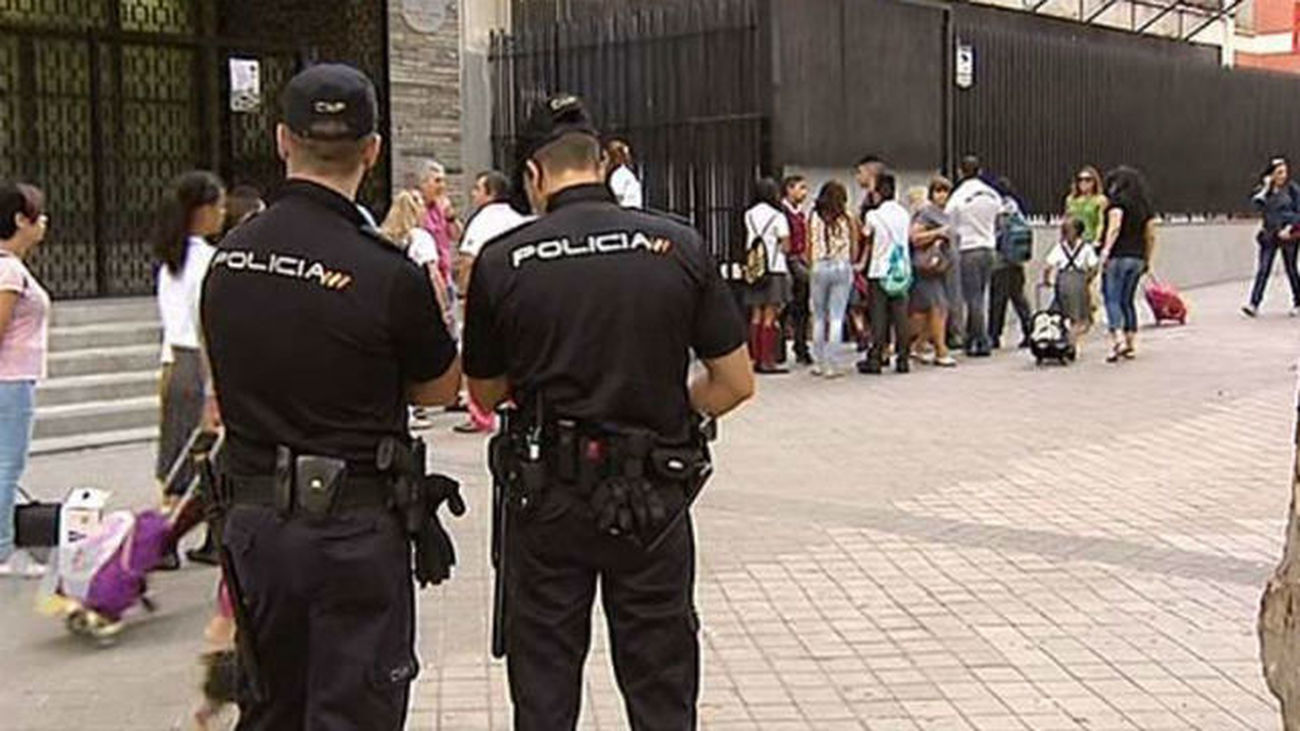 Los colegios de Ciudad Lineal reciben una circular con consejos para evitar al pederasta