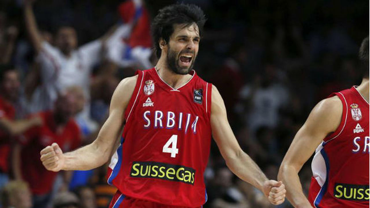 90-85. Teodosic mete a Serbia en la final