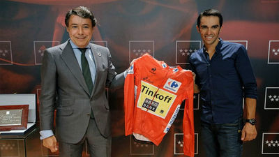 González y Pinto reciben al tricampeón de la Vuelta