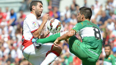2-3. El Elche se impone a un Rayo que mereció más