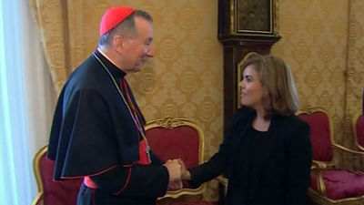 Sáenz de Santamaría con el secretario de Estado del Vaticano