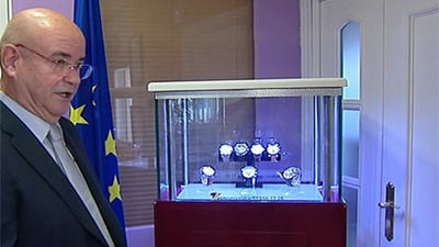 Una vitrina-caja fuerte para evitar robos en las joyerías