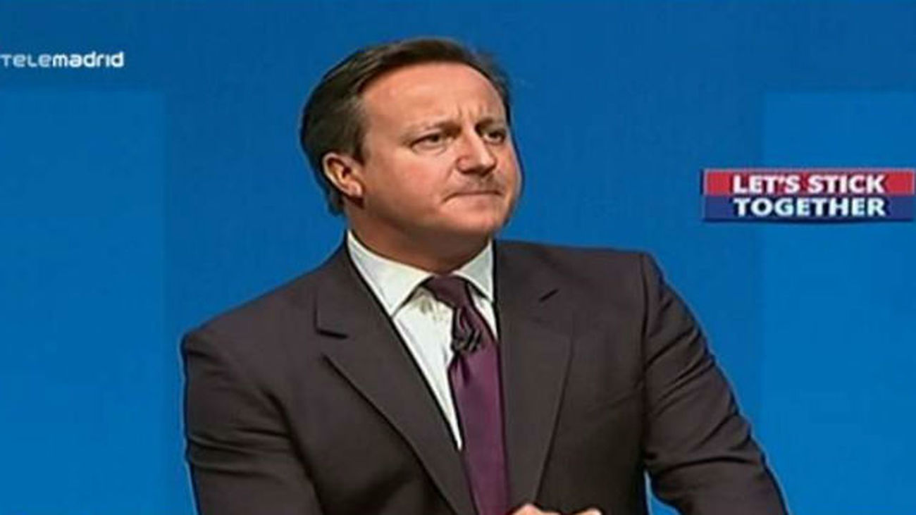 Los líderes de los tres principales partidos prometen más autonomía a Escocia