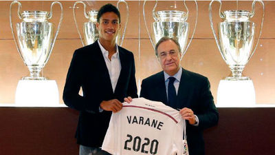 Varane renueva con el Real Madrid hasta 2020