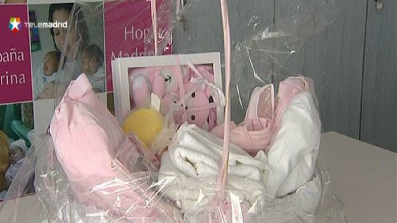 La fundación 'Madrina' ayuda a 4.000 mujeres a seguir con su embarazo