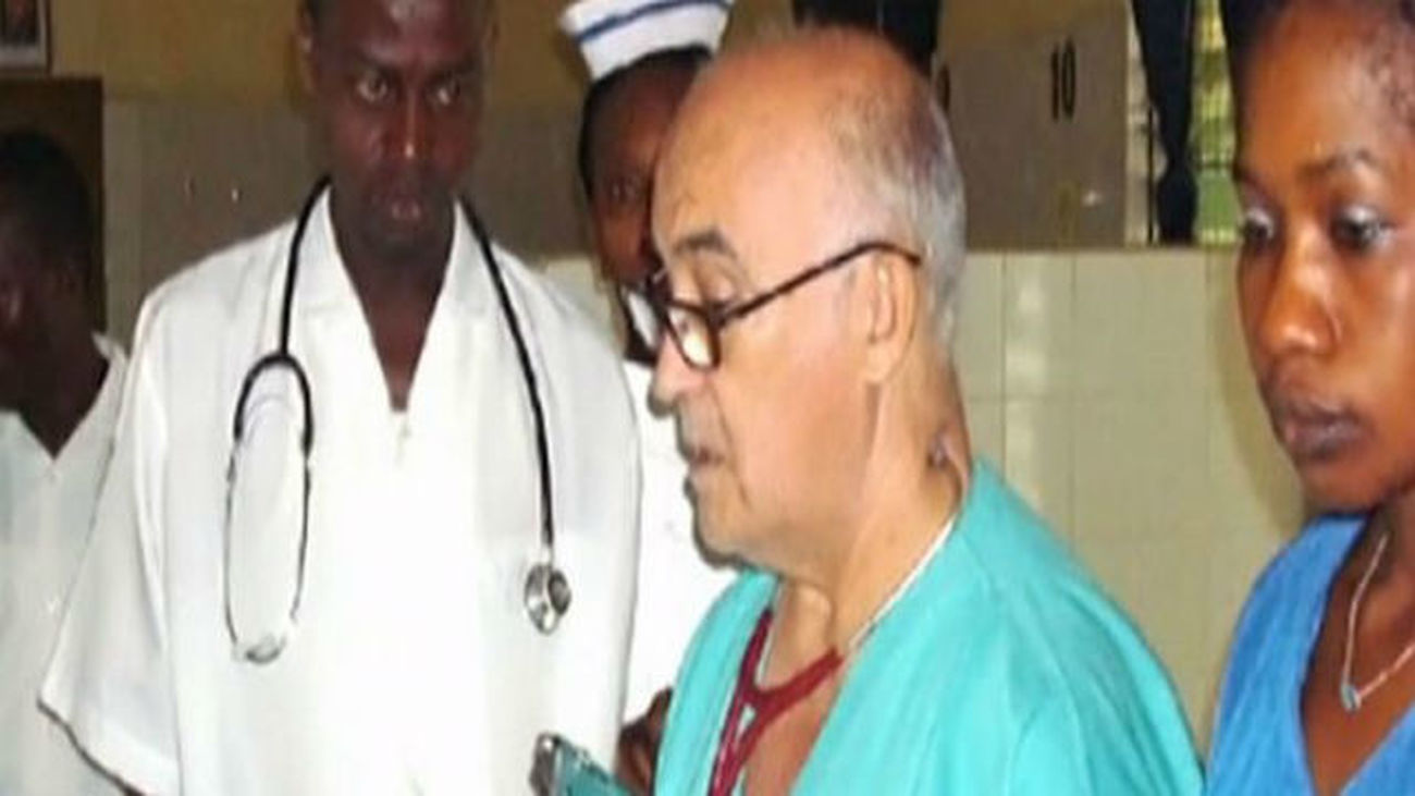 El español infectado de ébola llegará a Madrid en las próximas horas